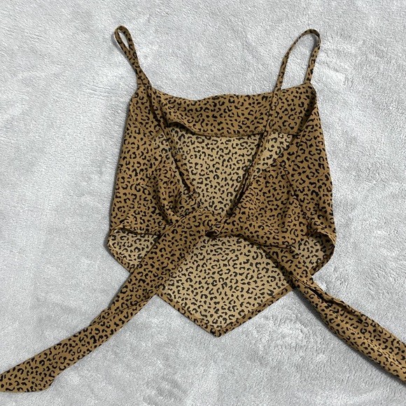 LA HEARTS BY PACSUN BACKLESS TIE CHEETAH TOP - Picture 3 of 3
